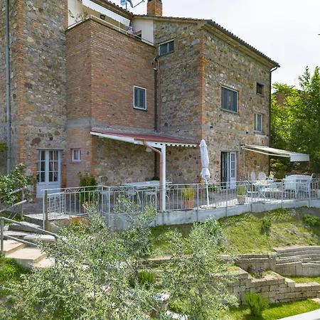 Casale Belvedere - Salt Pool And Garden Pensjonat Ficulle